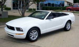 2005-Ford-Mustang-Convertible-Performance-White
